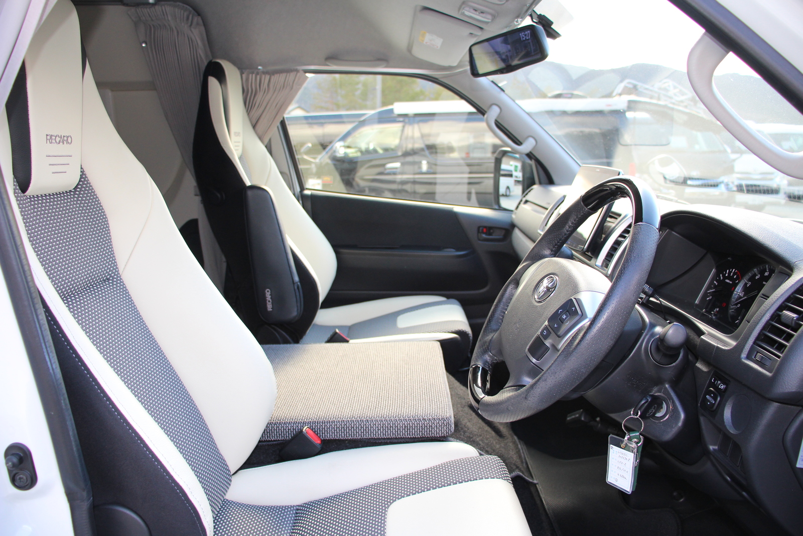 キャンピングカーバンコン