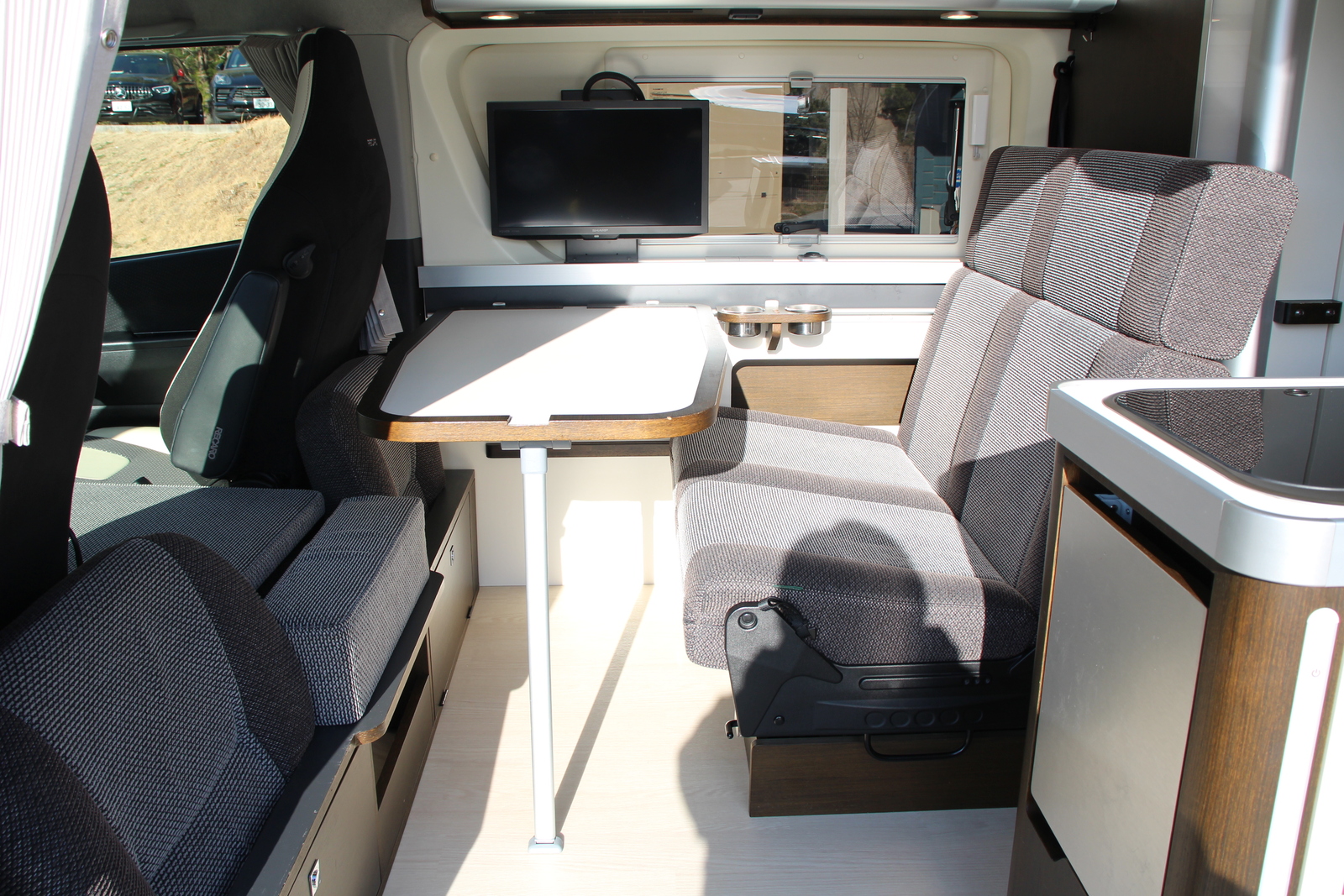 キャンピングカーバンコン