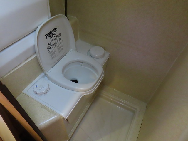 キャンピングカーバスコン