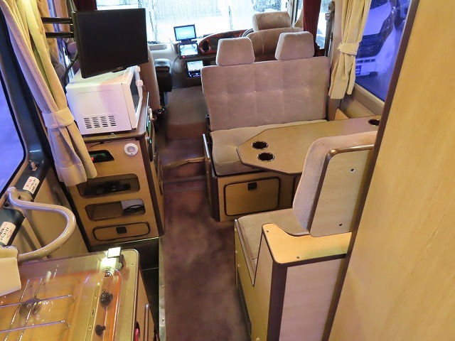 キャンピングカーバスコン