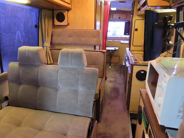 キャンピングカーバスコン