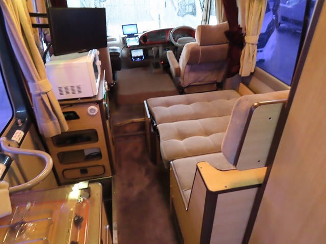 キャンピングカーバスコン