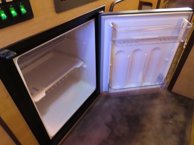 キャンピングカーバスコン