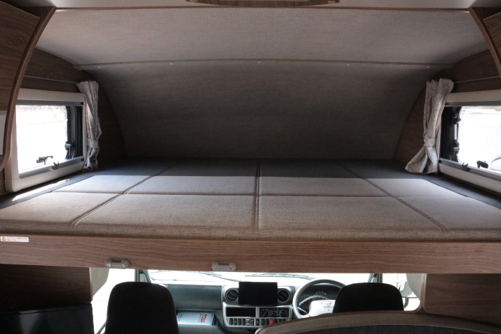 キャンピングカーキャブコン