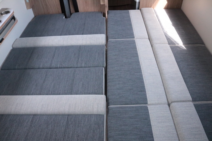 キャンピングカーキャブコン