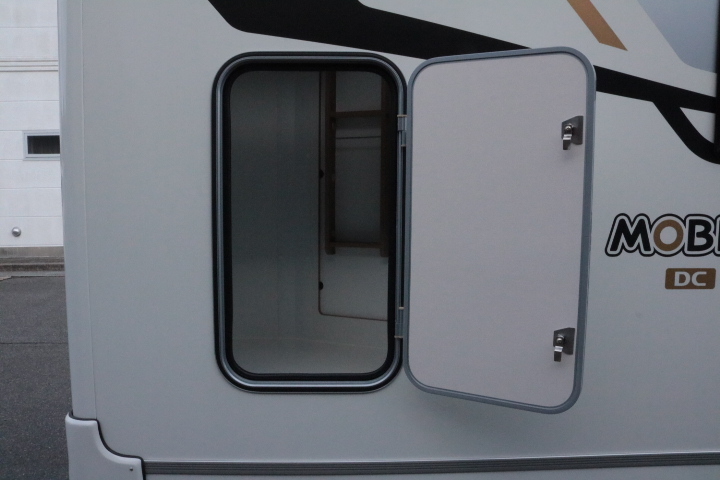 キャンピングカーキャブコン