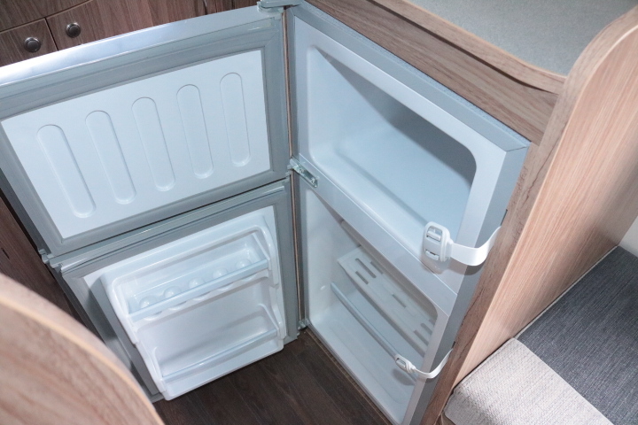 キャンピングカーキャブコン