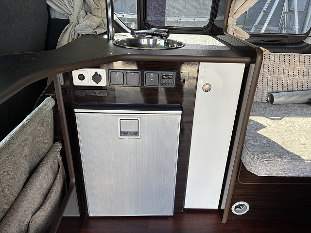 キャンピングカーバンコン