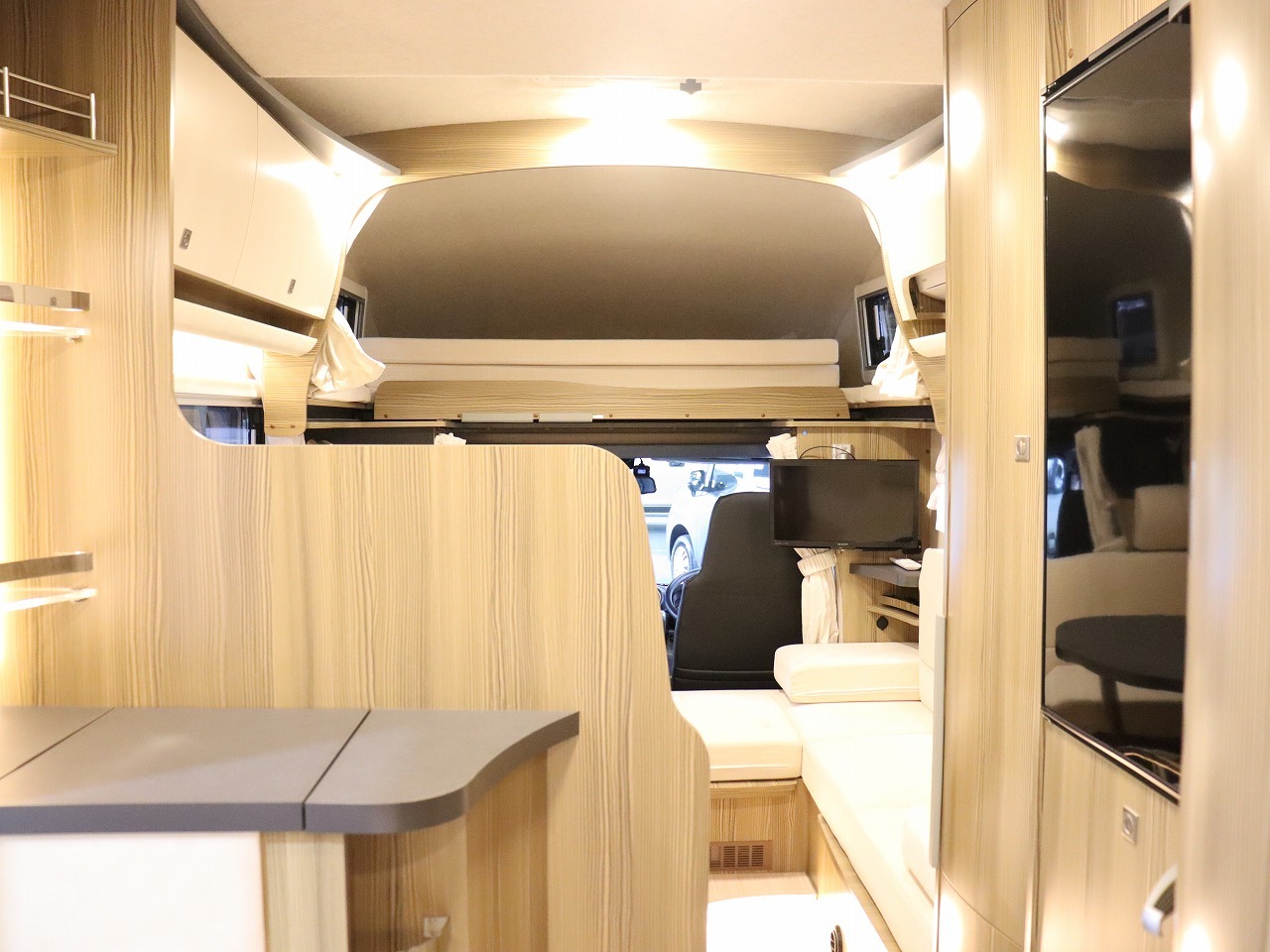 キャンピングカーキャブコン