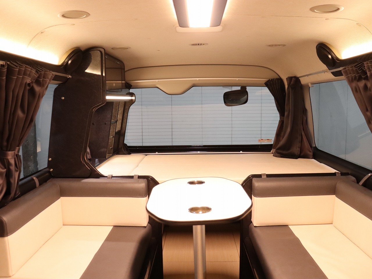 キャンピングカーバンコン