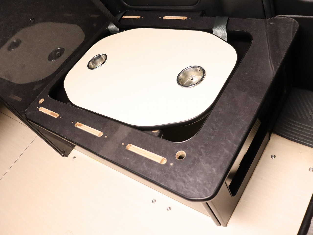 キャンピングカーバンコン