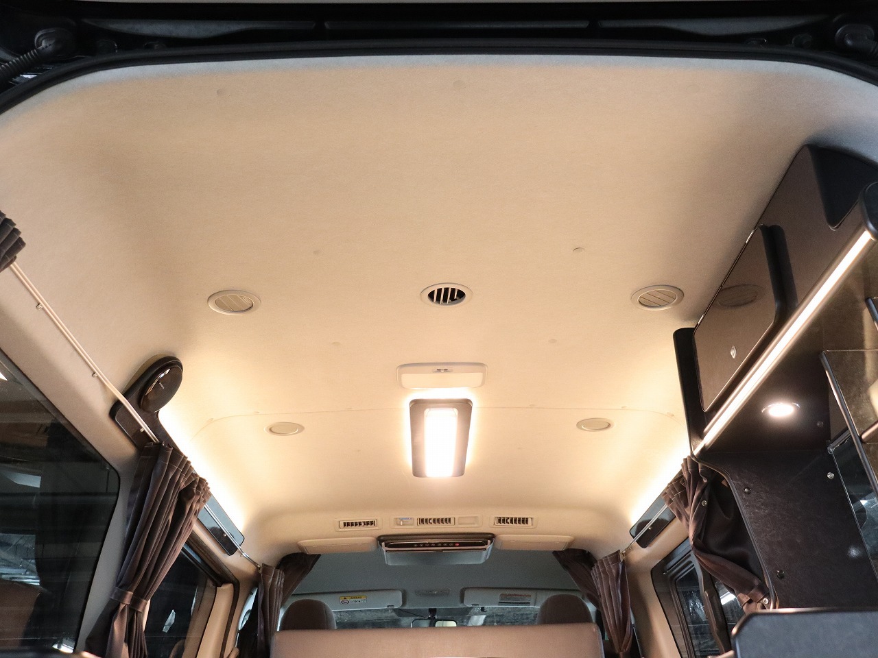 キャンピングカーバンコン