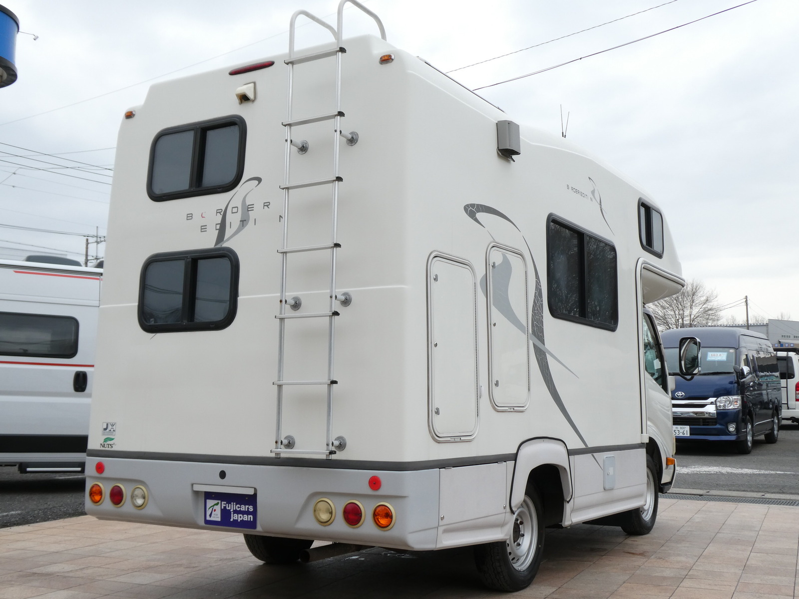 キャンピングカーキャブコン