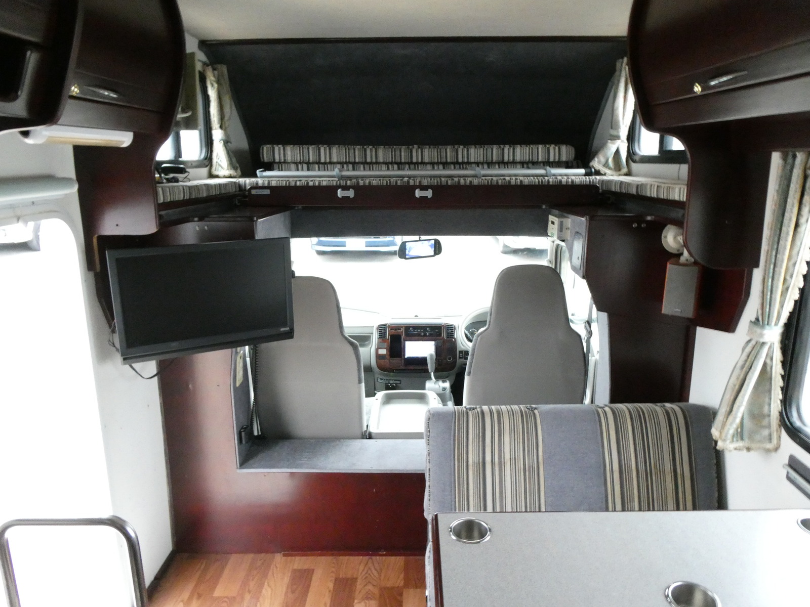 キャンピングカーキャブコン