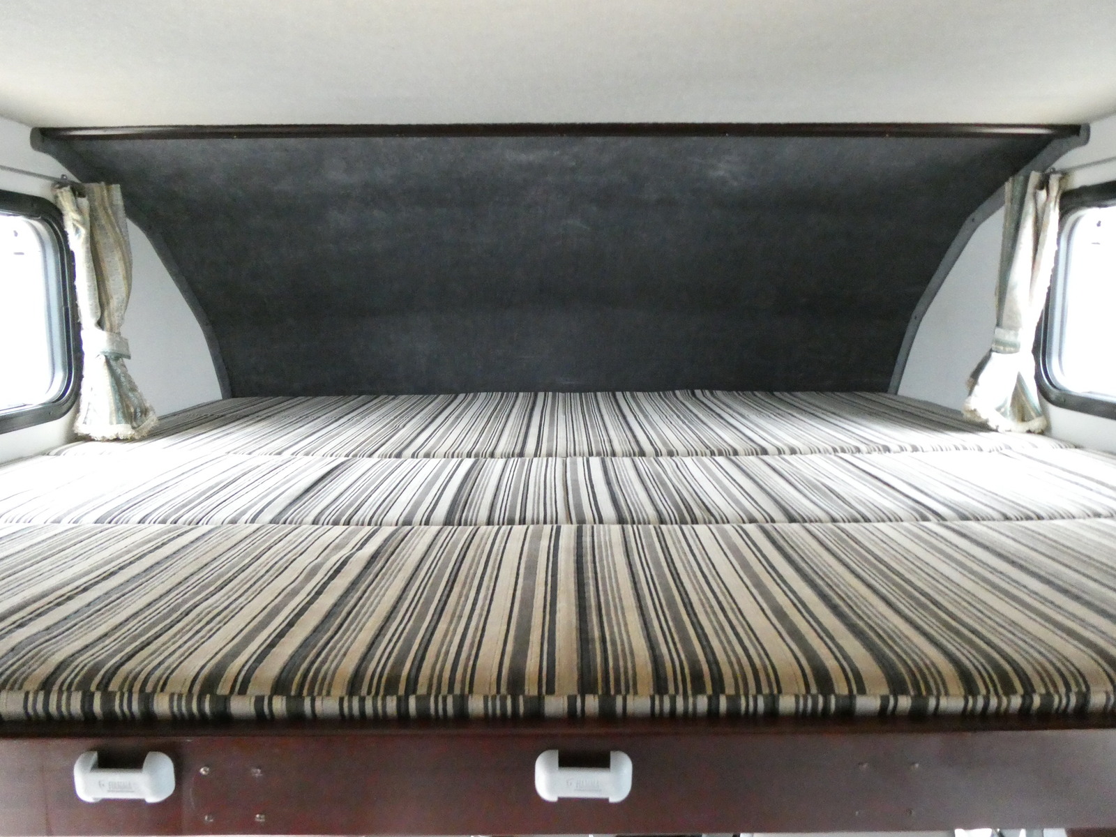 キャンピングカーキャブコン