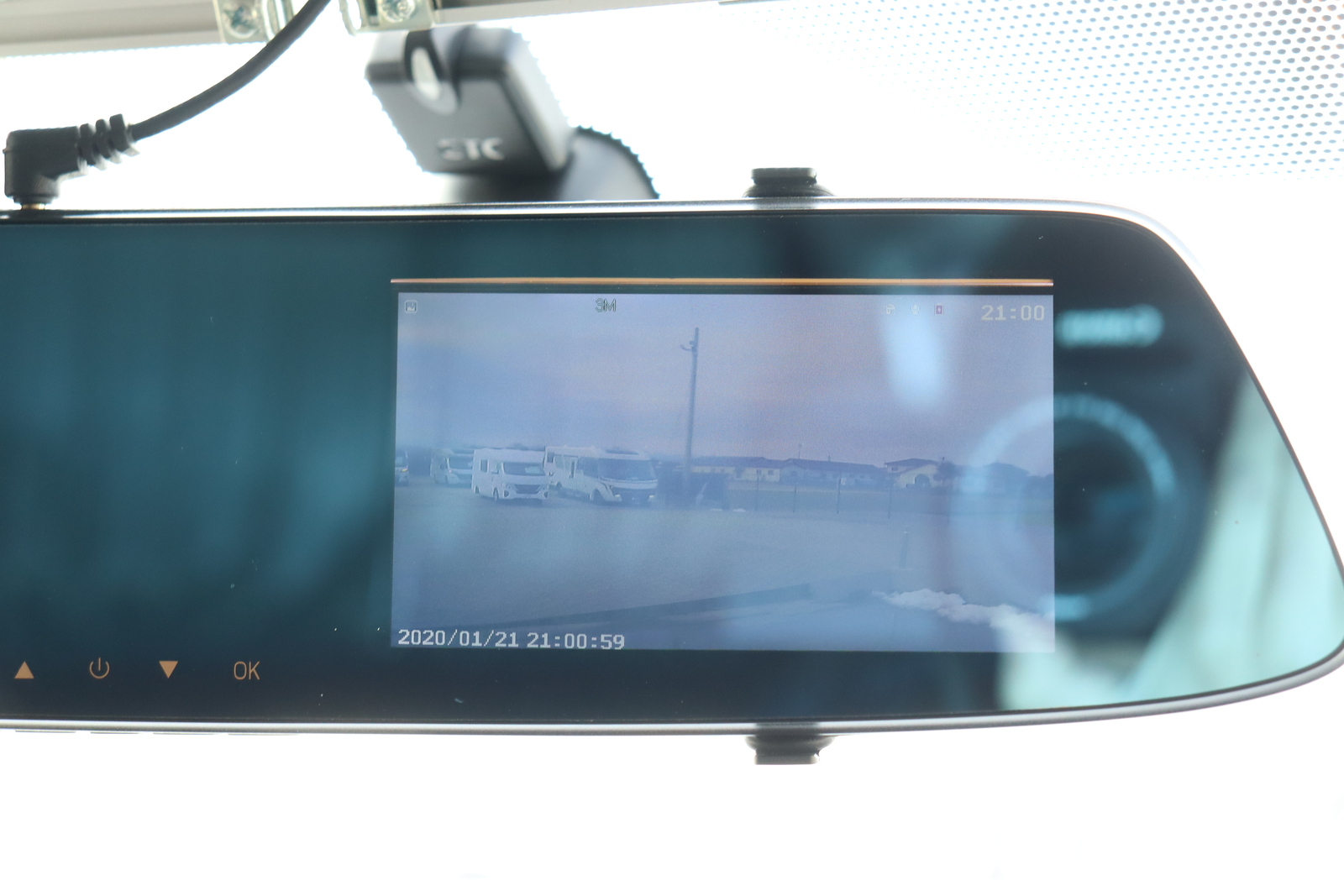 キャンピングカーバンコン