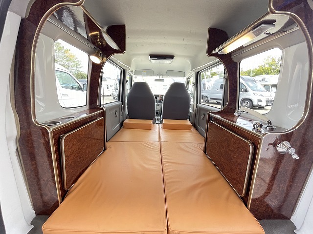 キャンピングカー軽キャンパー