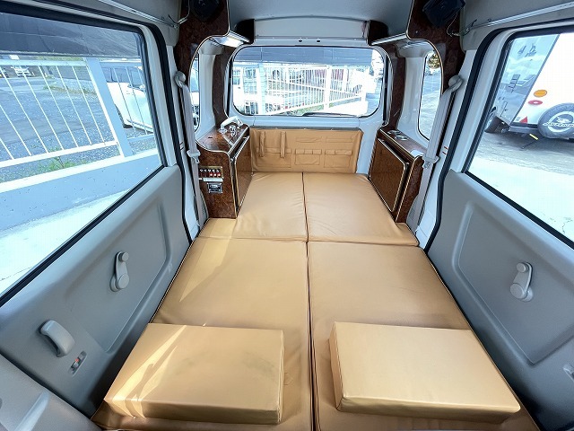 キャンピングカー軽キャンパー