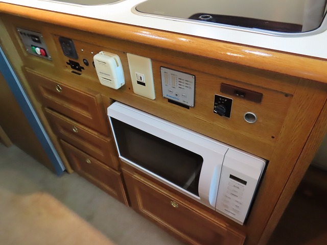 キャンピングカーバスコン