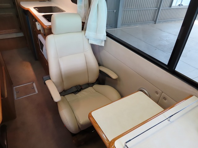 キャンピングカーバスコン