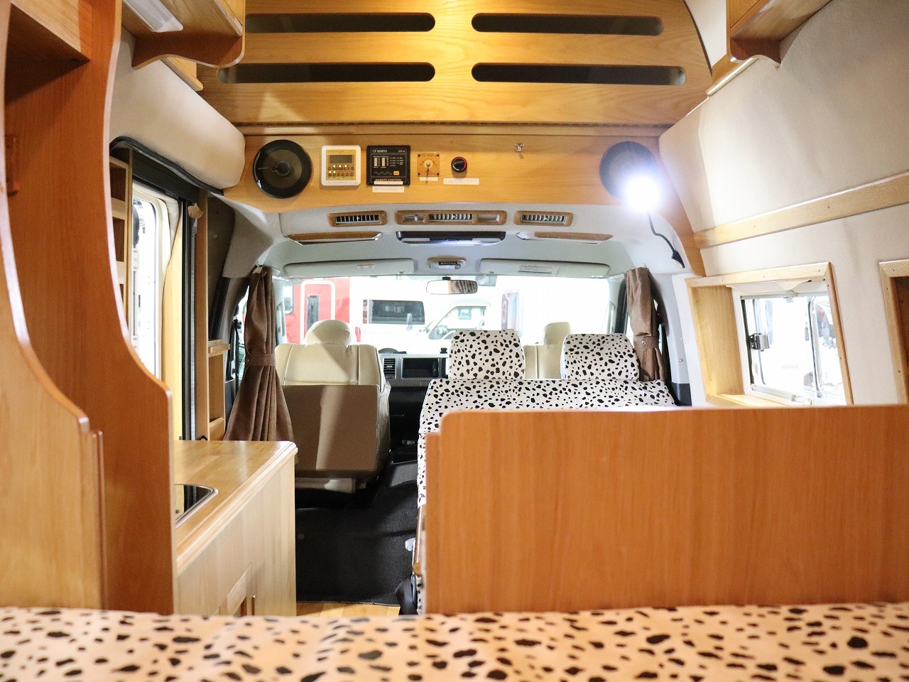 キャンピングカーバンコン