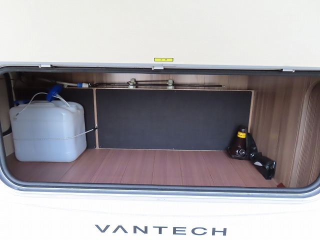 キャンピングカーキャブコン