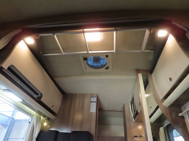 キャンピングカーキャブコン