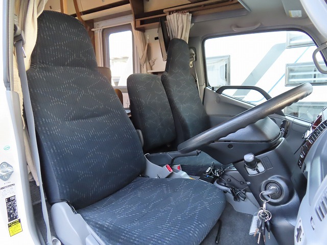 キャンピングカーキャブコン