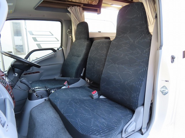 キャンピングカーキャブコン