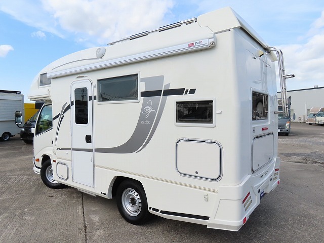 キャンピングカーキャブコン