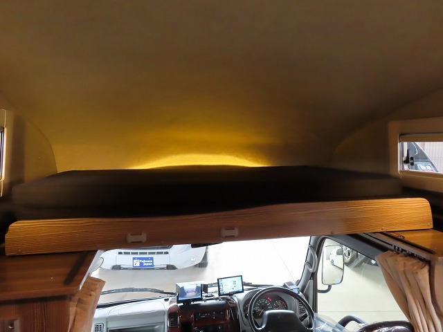 キャンピングカーキャブコン