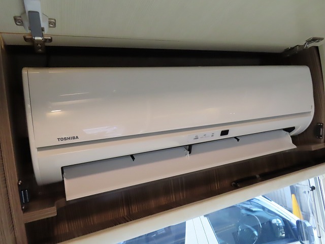 キャンピングカーキャブコン