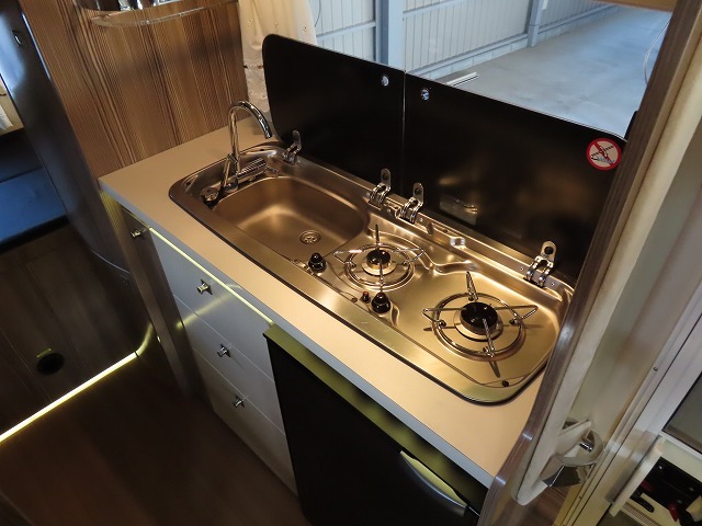 キャンピングカーキャブコン