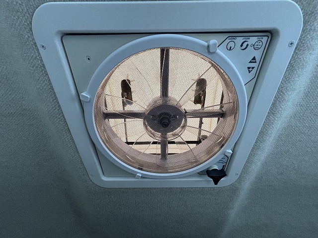 キャンピングカーキャブコン