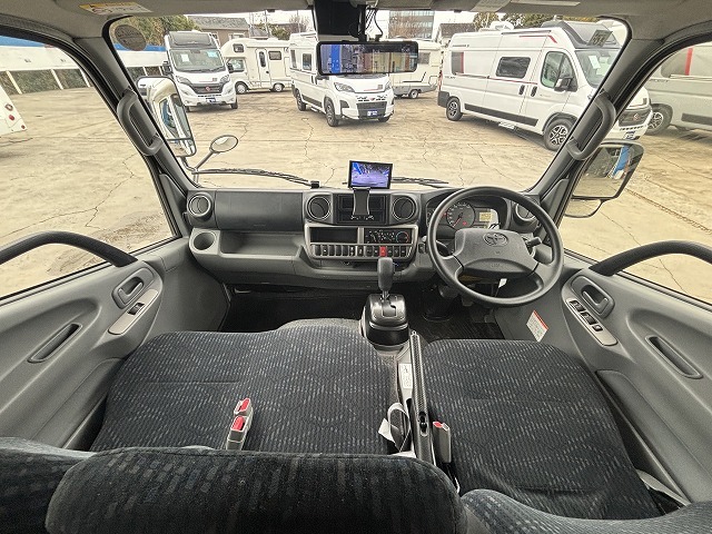 キャンピングカーキャブコン