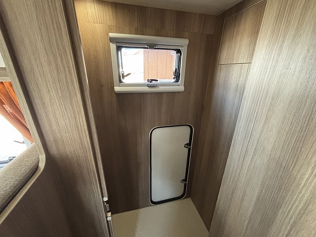 キャンピングカーキャブコン