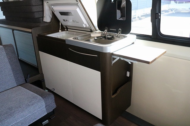 キャンピングカーバンコン