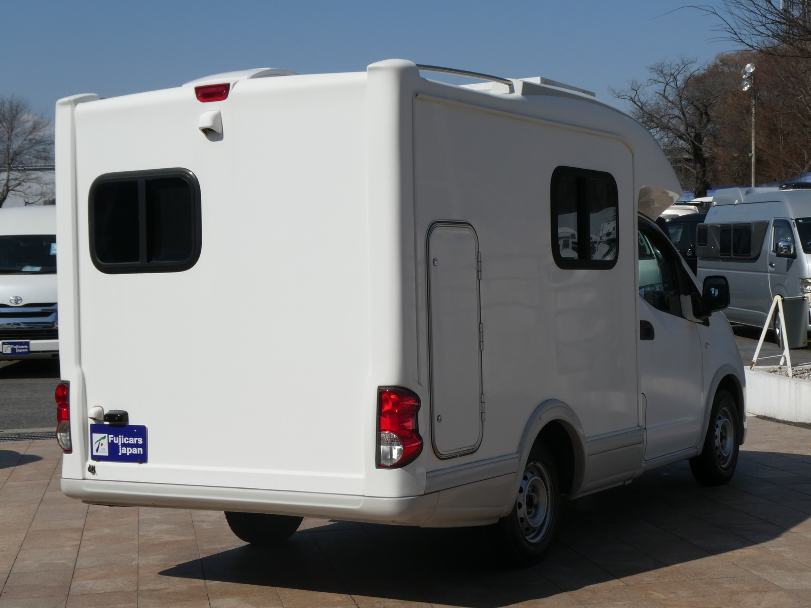 キャンピングカーNV200