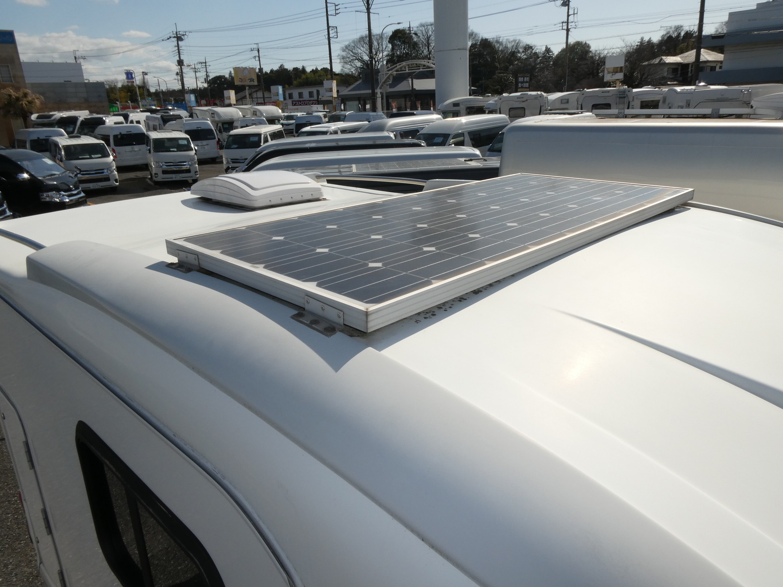 キャンピングカーNV200