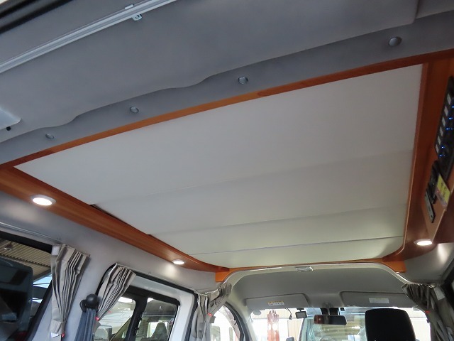 キャンピングカーバンコン