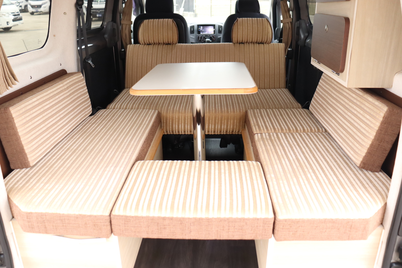 キャンピングカーバンコン