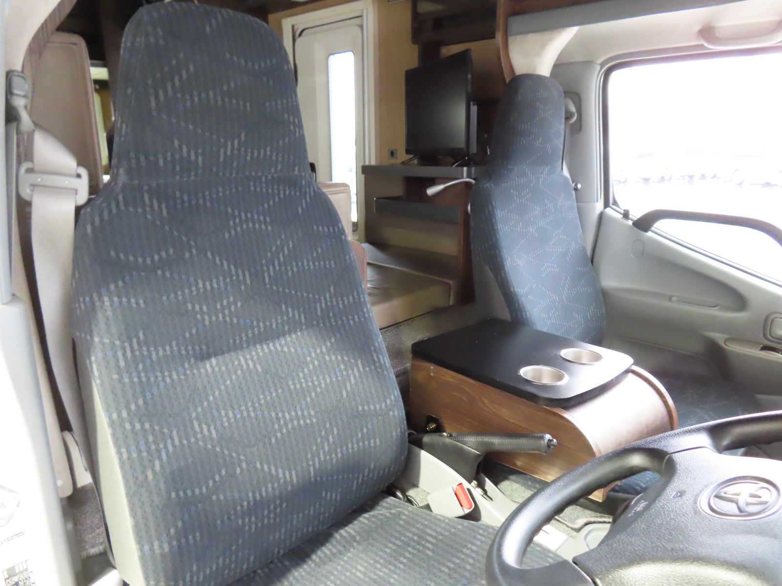 キャンピングカーキャブコン