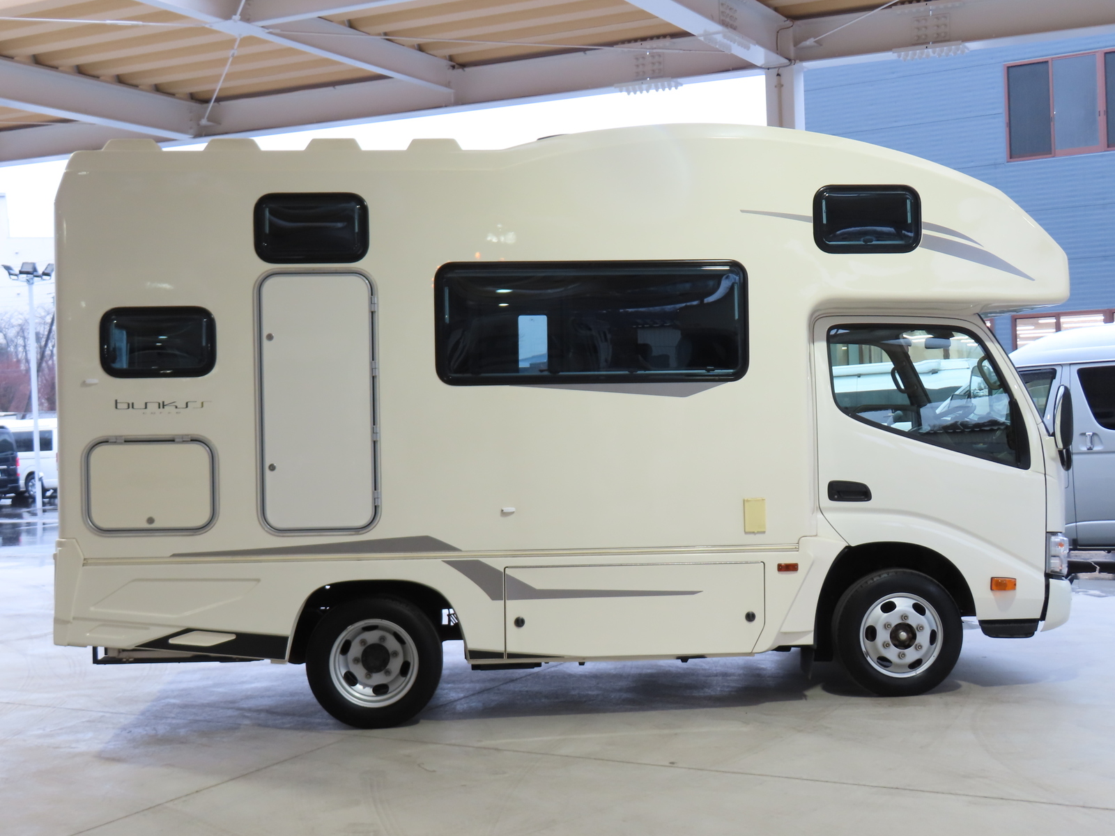 キャンピングカーキャブコン