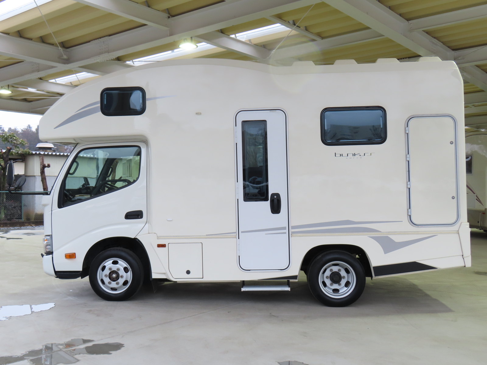 キャンピングカーキャブコン