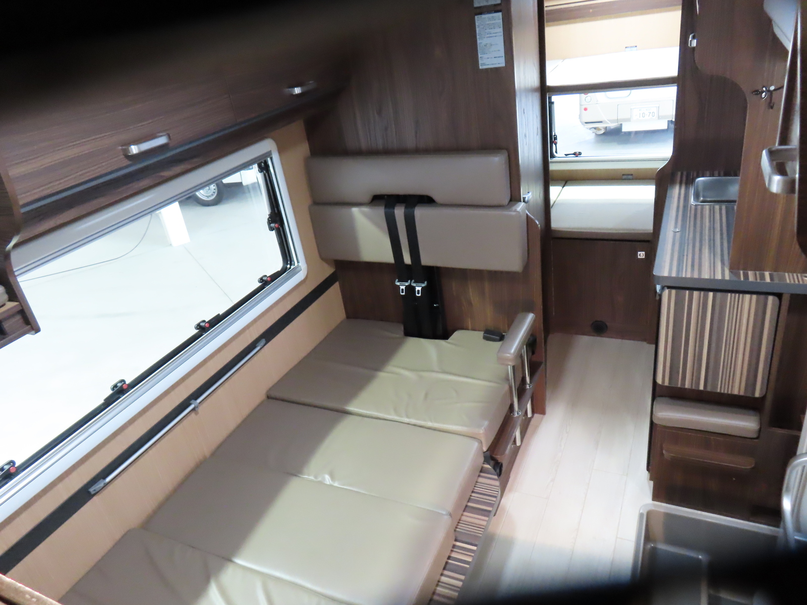 キャンピングカーキャブコン