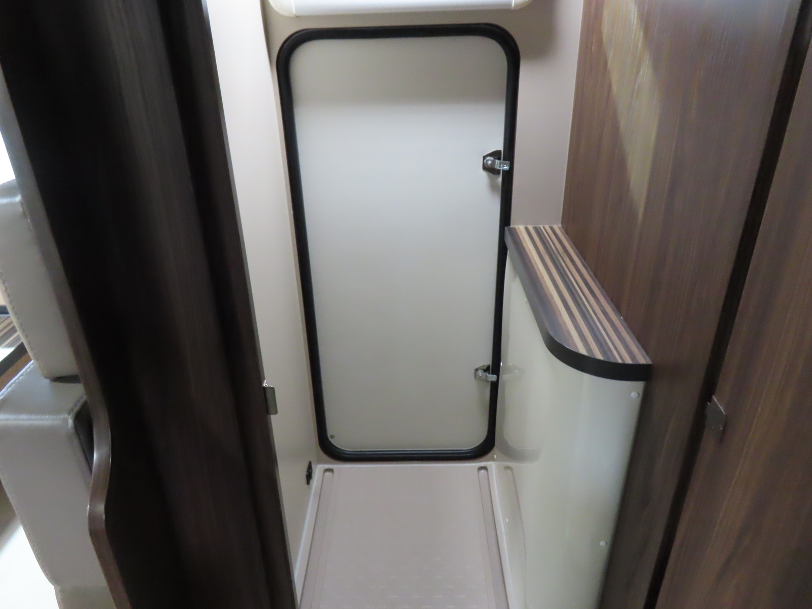 キャンピングカーキャブコン