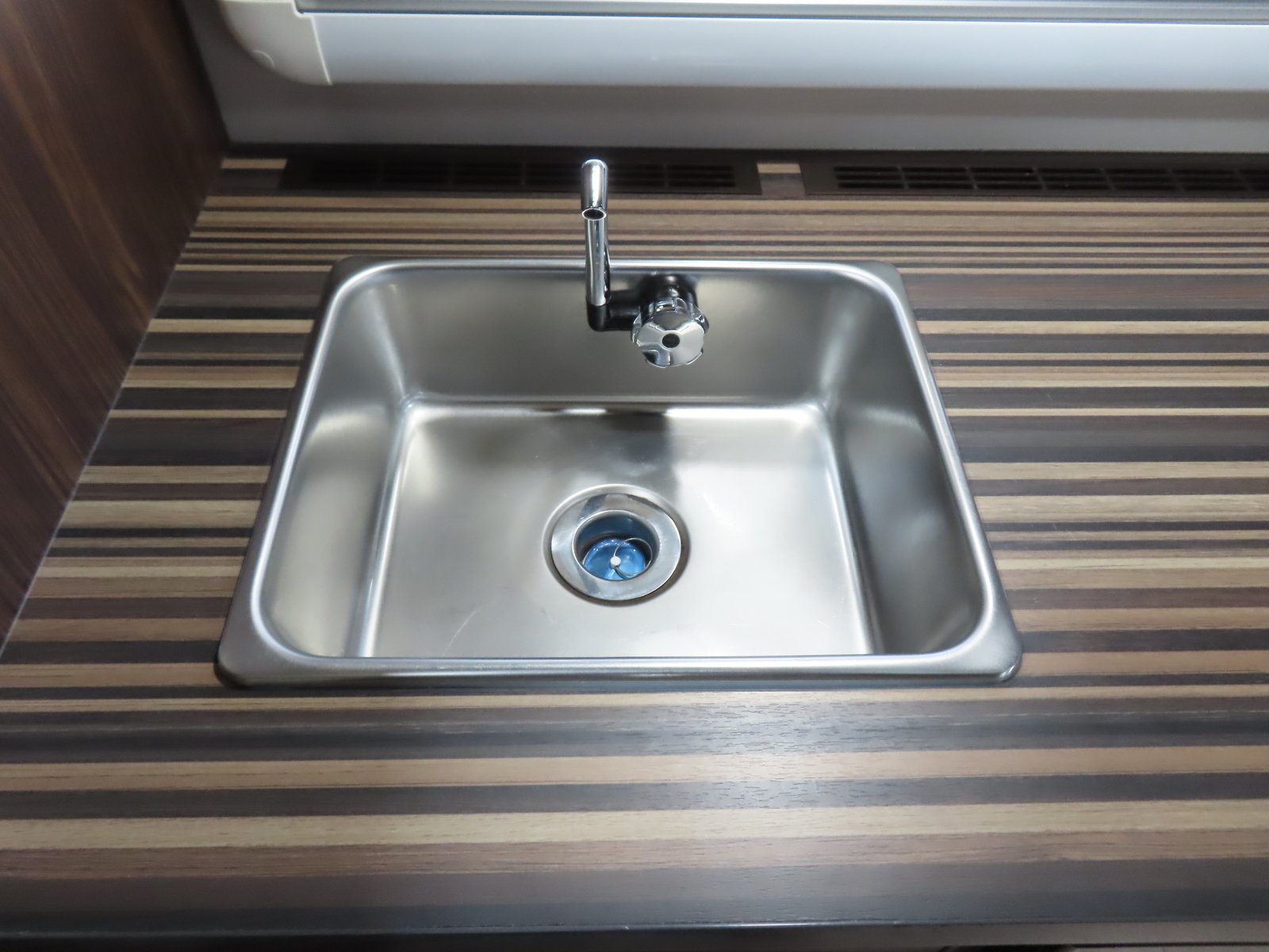 キャンピングカーキャブコン