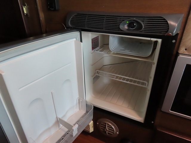 キャンピングカーバスコン