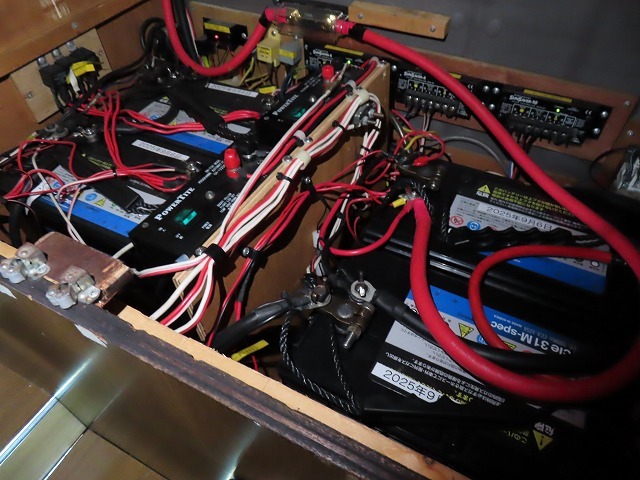 キャンピングカーバスコン