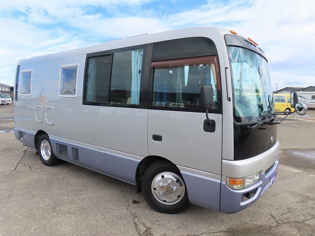 キャンピングカーバスコン